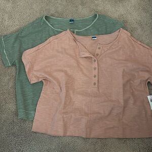 Old navy medium cropped shirts bundle